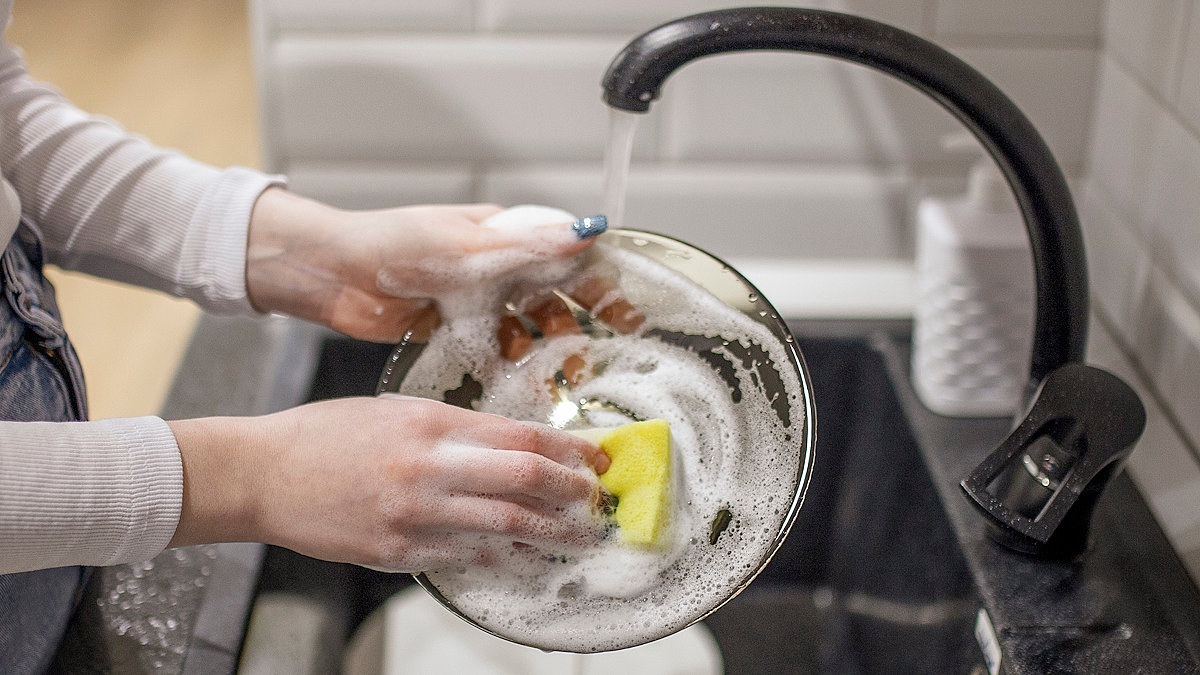 Tämä on ravintoloiden tarkimmin varjeltu salaisuus: astioiden pesu vaatii tiettyjen vaiheiden noudattamista, ja tässä on oikea tapa.